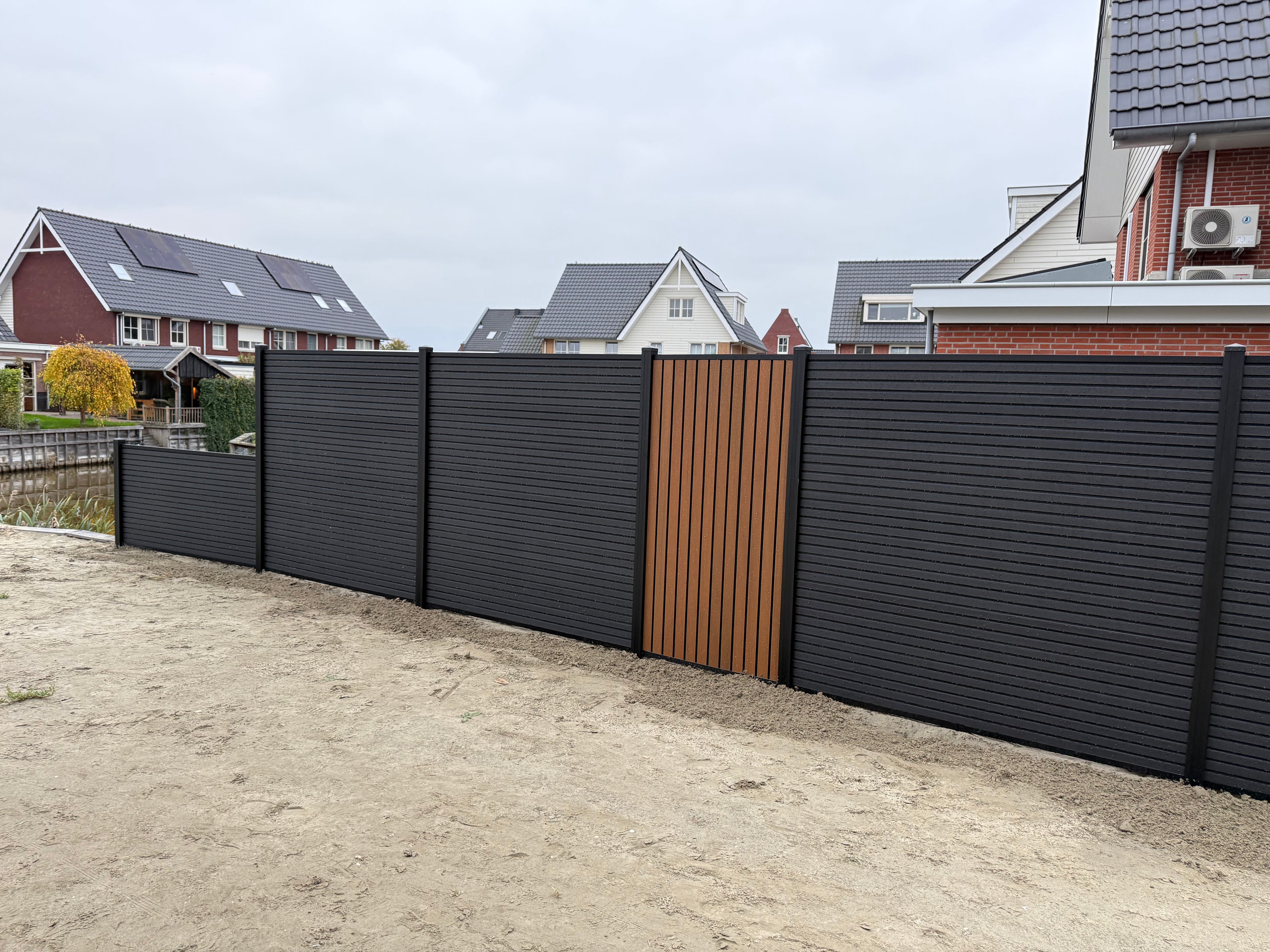 Exclusief Verticaal Composiet Schutting Rhombus Timber